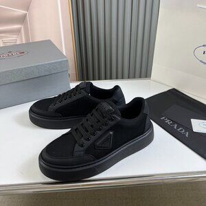 🔥🔥NWT Prada Men's Black Sneakers